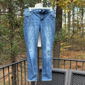 Old Navy blue jeans midrise skinny sz. 6 short